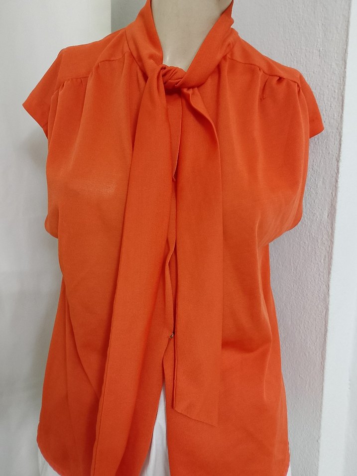 Kırmızı Drapeli Yüksek Yakalı Kadın Bluz - Görsel 3