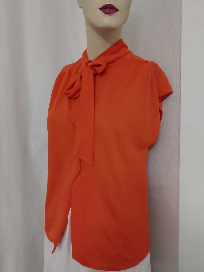 Kırmızı Drapeli Yüksek Yakalı Kadın Bluz - Görsel 2