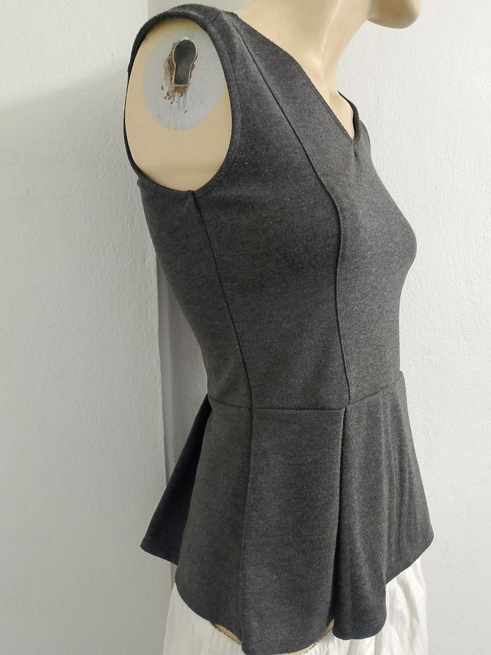 Gri V Yaka Kolsuz Kadın Triko buluz - Görsel 2