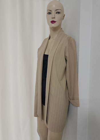 Bej Düşük Yakalı Uzun ceket - Görsel 2