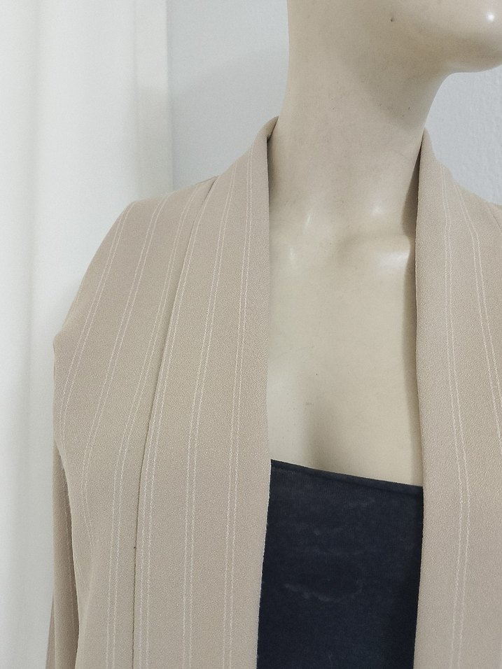 Bej Düşük Yakalı Uzun ceket - Görsel 3