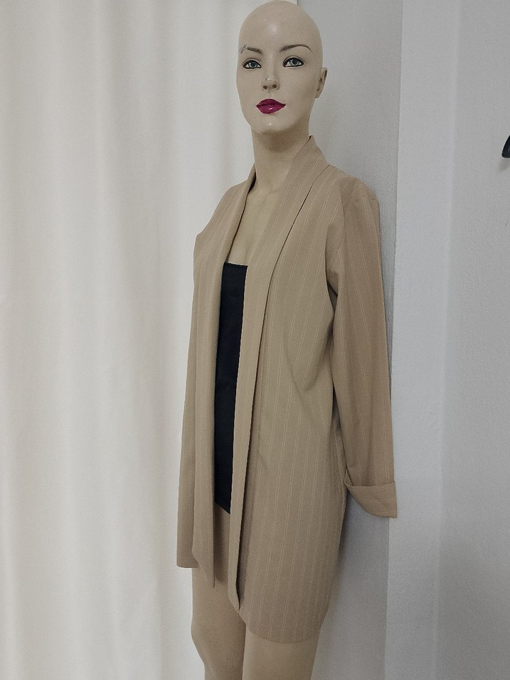 Bej Düşük Yakalı Uzun ceket - Görsel 2