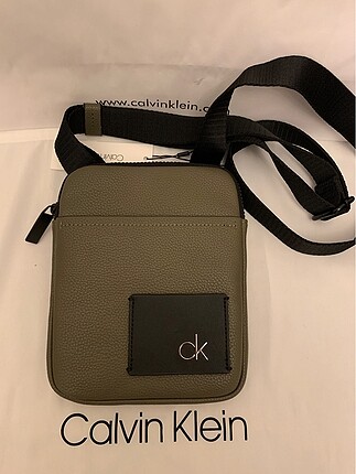 Calvin Klein erkek postacı çantası