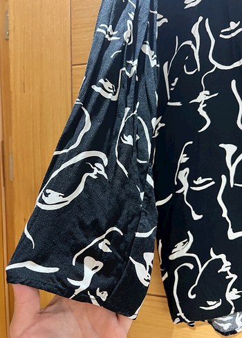 Desenli Siyah Kadın Gömlek - Görsel 3