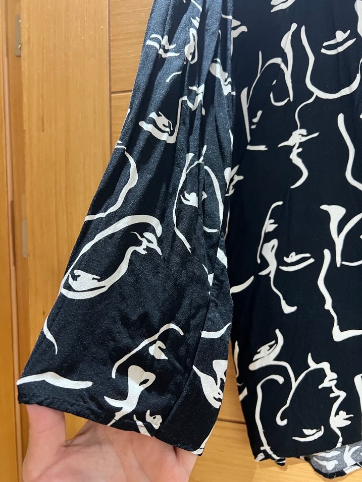 Desenli Siyah Kadın Gömlek - Görsel 3