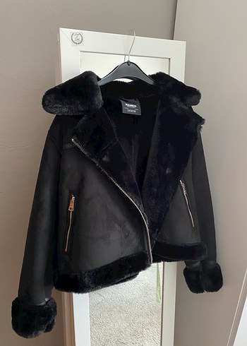 Pull and Bear Siyah Süet Kürklü Kadın Ceket