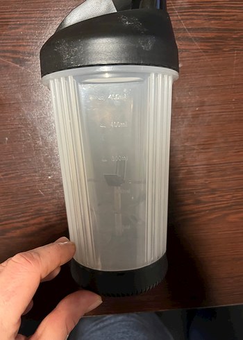 Beyaz Besin Kabı ve Siyah Karıştırıcı Şişe - Görsel 5