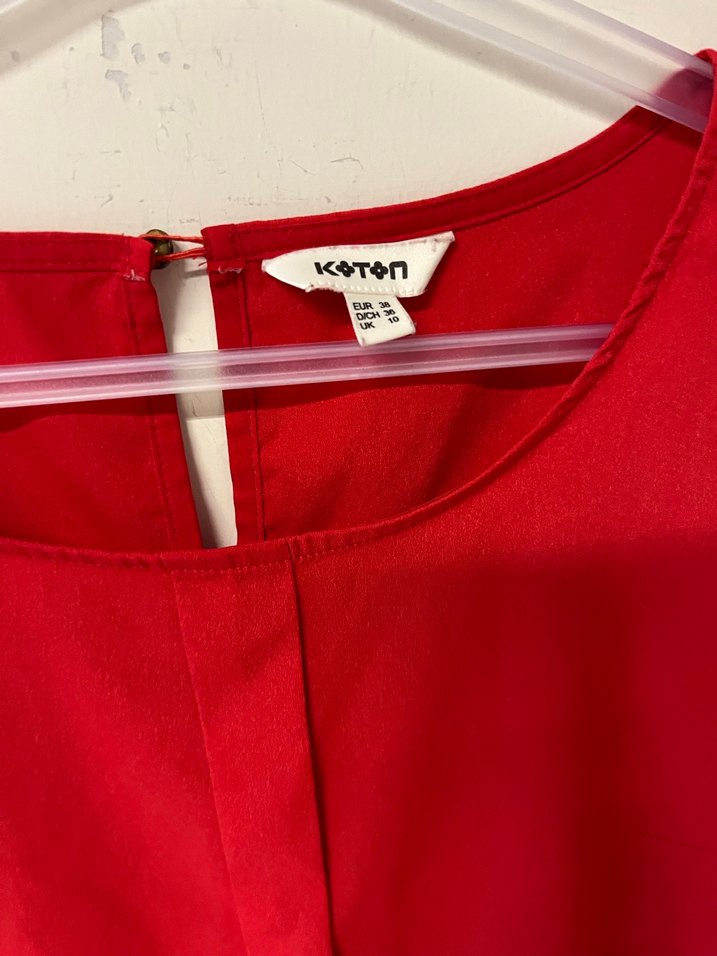 Kısa Kollu Parlak Kırmızı V Yaka Kadın Bluz - Görsel 4