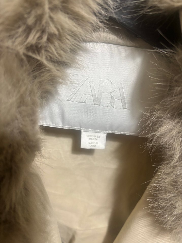 Kürk Detaylı Beyaz Kadın trençkot Ceket - Görsel 3