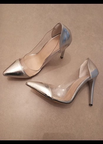 39 Beden Bej Parlak Metal Tokalı Stiletto