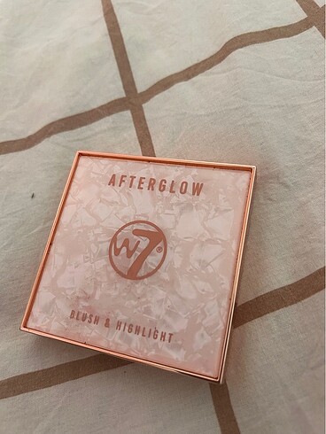 W7 AFTERGLOW blush and highlighter /Aydınlatıcı