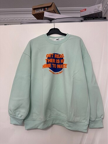 Sweatshirt