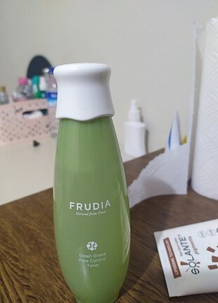 Frudia tonik