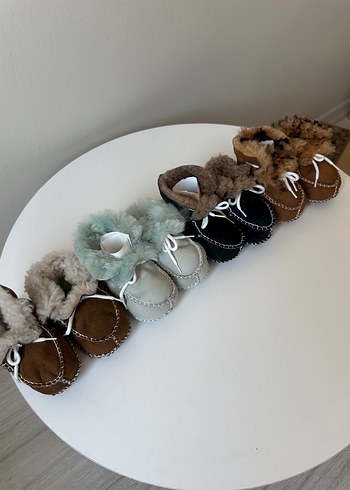 %100 KUZU DERİSİ SİYAH BEBEK PATİK - Görsel 2