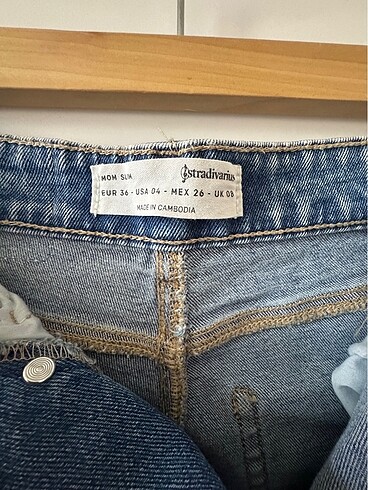 36 Beden mavi Renk Stradivarius 36 beden mom jean pantolon