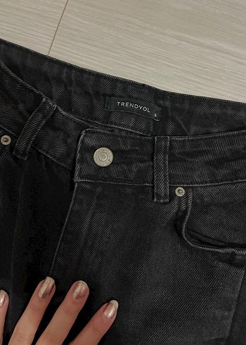 Siyah yırtmaçlı  Kadın Denim Pantolon - Görsel 3