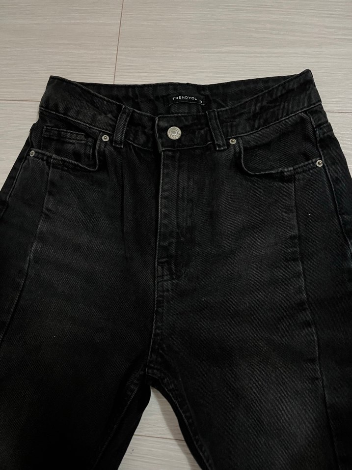 Siyah yırtmaçlı  Kadın Denim Pantolon - Görsel 2