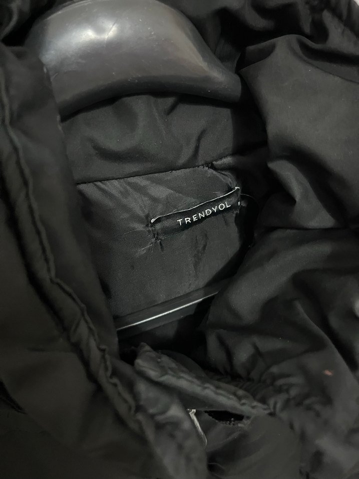 Siyah Kadın Kışlık Kapitone Mont - Görsel 2