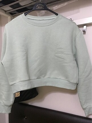 Kısa tatlı sweatshirt