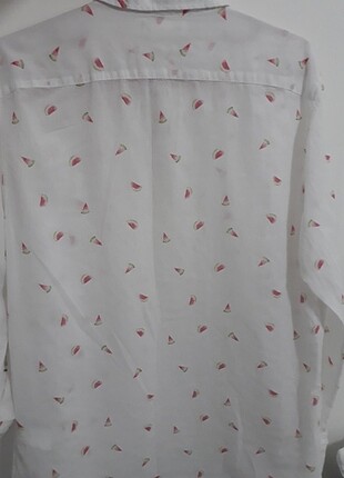 38 Beden Beyaz karpuzlu yazlık gömlek 