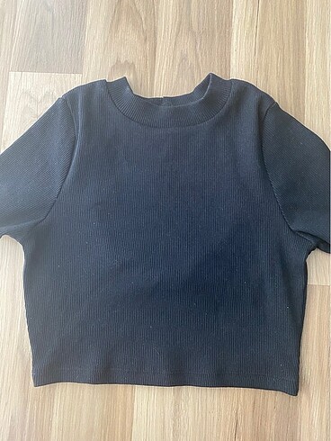 Siyah sırt dekolteli crop top