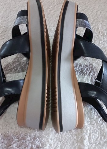 Tokalı Siyah Gri Dolgu Topuklu Kadın Sandalet - Görsel 6