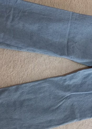 Yırtık Detaylı  Mavi Bol Kesim Kadın Jean - Görsel 5