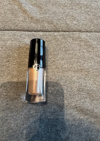 Armani eye tint