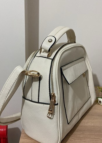 Günlük Kullanım Beyaz Deri Kadın Çantası - Görsel 2