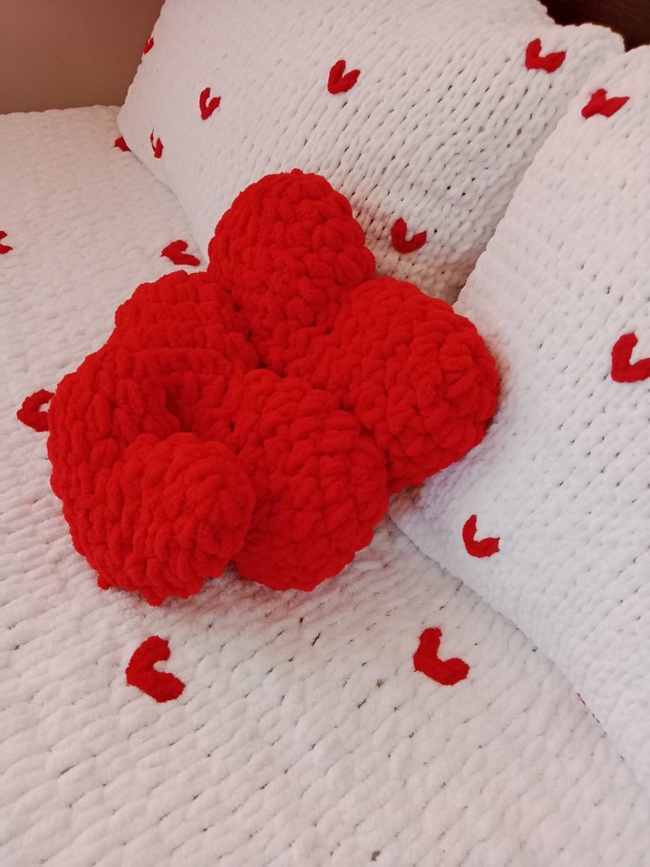 Nakışlı Örgü Kırmızı Kalp yastık - Görsel 2