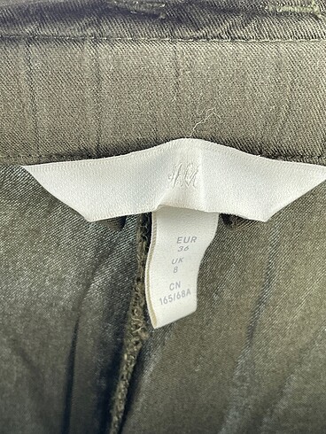 36 Beden yeşil Renk H&M Kumaş Pantolon %70 İndirimli.