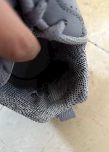 Nike spor ayakkabı
Gri Kadın Spor Ayakkabısı Yılan Desenli - Görsel 5