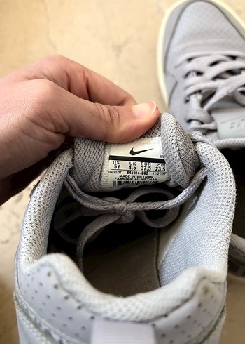 Nike spor ayakkabı
Gri Kadın Spor Ayakkabısı Yılan Desenli - Görsel 6