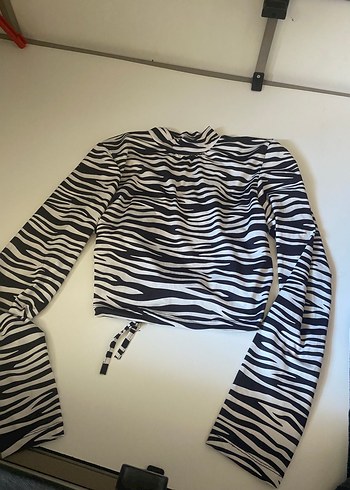 Zebra Desenli Uzun Kollu Yüksek Yakalı Bluz