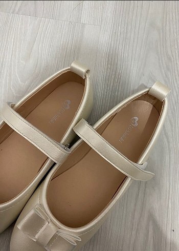 Kız Çocuk Beyaz Fiyonk Detaylı Babet - Görsel 3