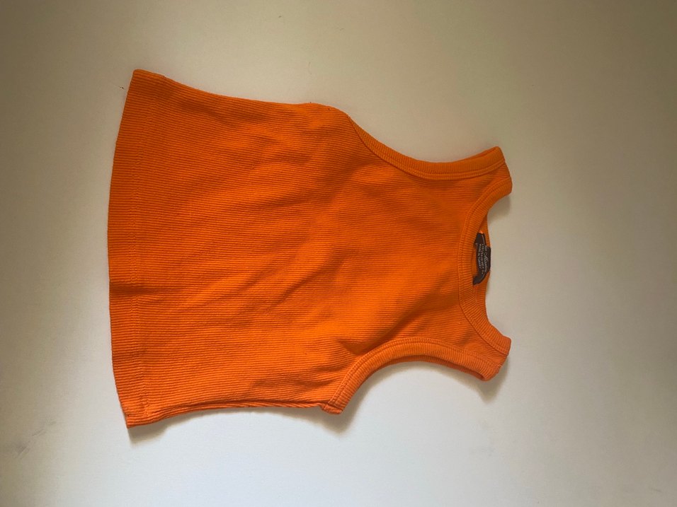 Turuncu Çocuk Atlet - Görsel 2