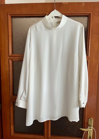 Beyaz Yüksek Yakalı Kadın Bluz - Görsel 6