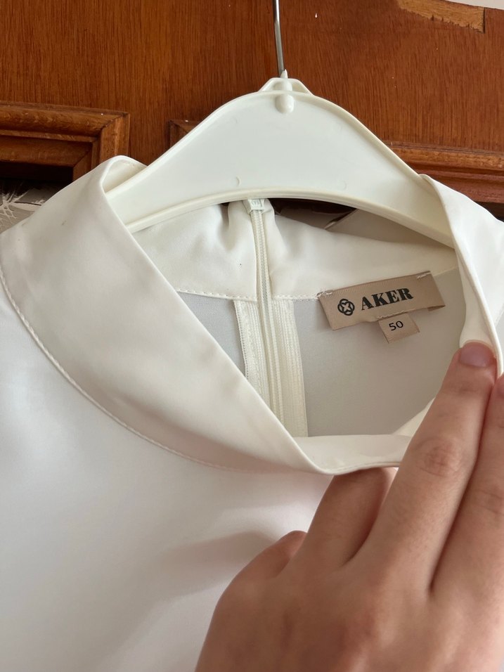 Beyaz Yüksek Yakalı Kadın Bluz - Görsel 3