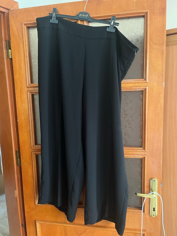 Merve dağlı Siyah Pilili Salaş Midi Kumaş Pantolon - Görsel 2