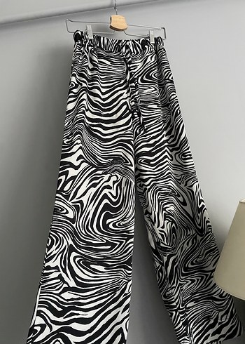 H&M Zebra Desenli Pijama Takımı