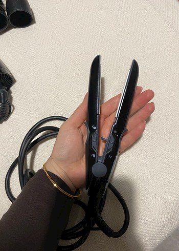 Siyah Mini Saç Düzleştirici - Görsel 3