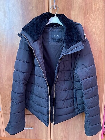 Zara Mont