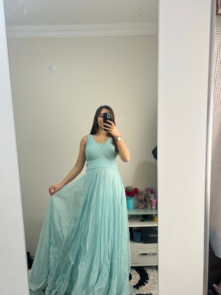 Uzun Mavi Transparan V Yakalı Kadın Abiye - Görsel 4