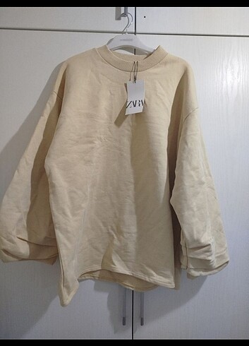 Zara sweatshirt