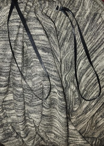 Gri V Yaka Kadın Triko Kazak - Görsel 3