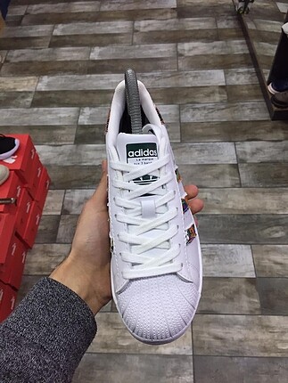 Adidas Desenli Süperstar ????
