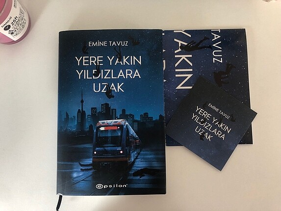Yere yakın yıldızlara uzak - ciltli/posterli