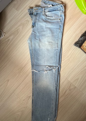 Yırtık Detaylı Gri Kadın Denim Pantolon - Görsel 2