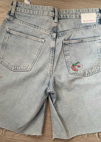 Nakışlı ve Payetli Kadın Kot Şort - Görsel 2