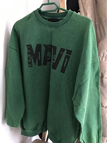 mavi soluk efektli sweatshirt